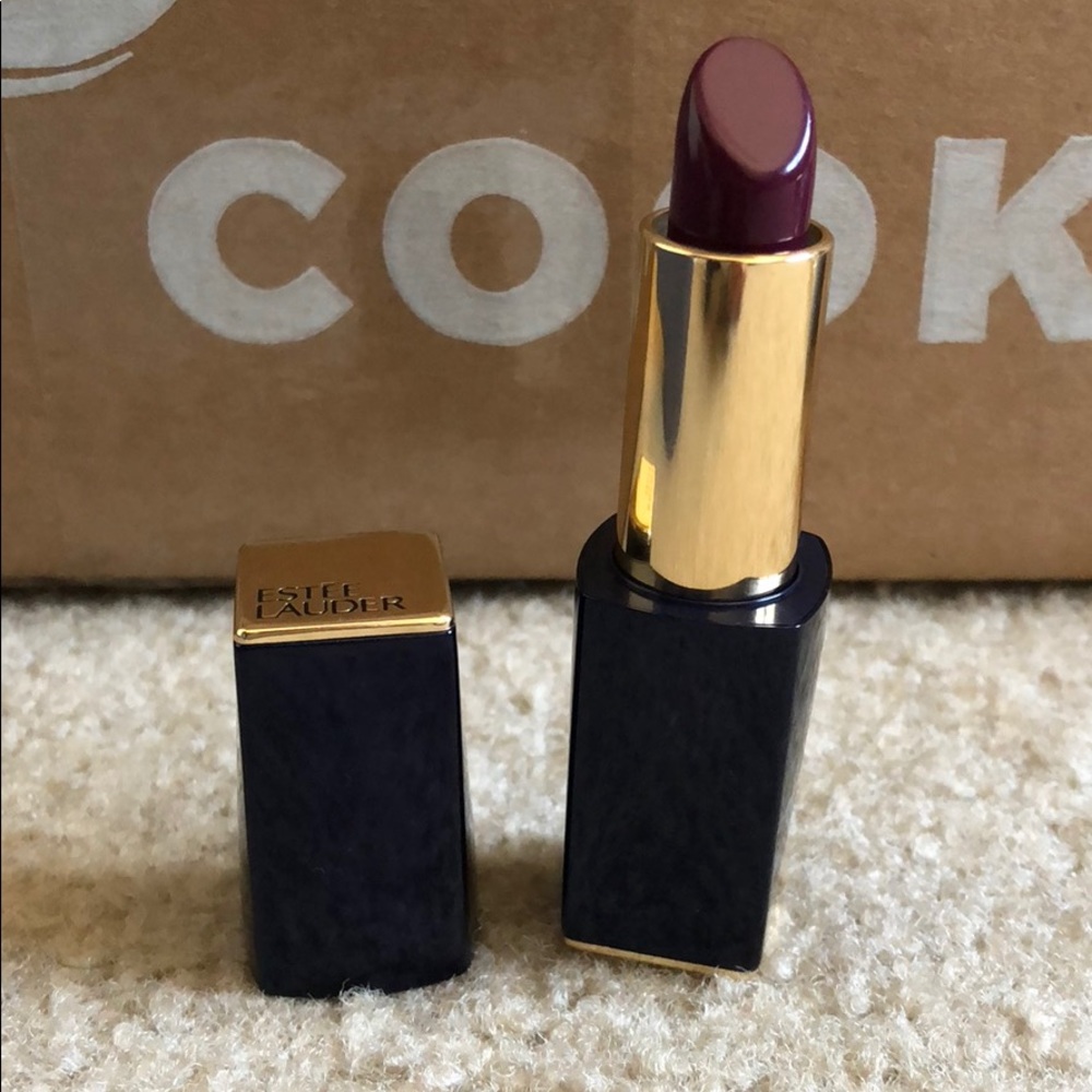 Estée Lauder lipstick